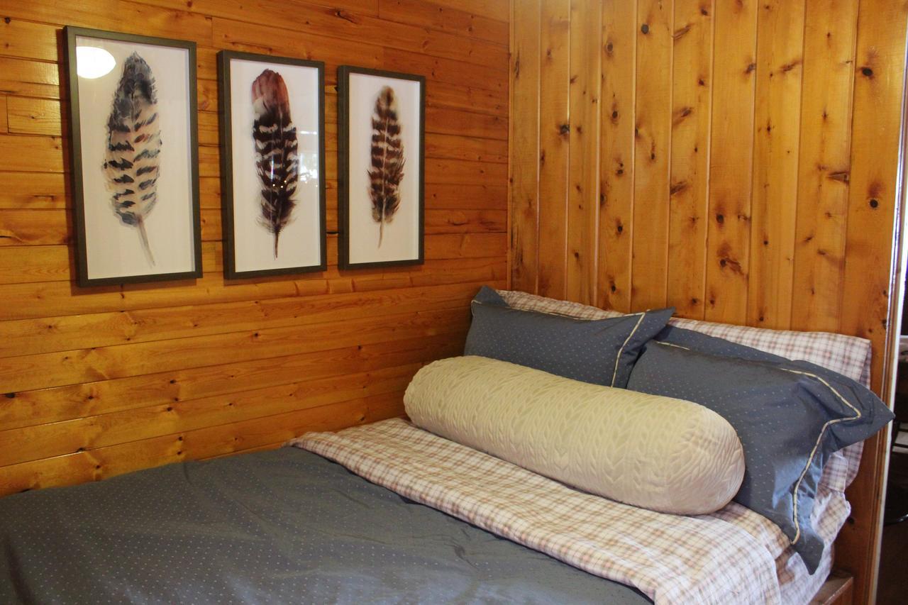 Lakefront Hope Lodge Miller Lake Екстер'єр фото
