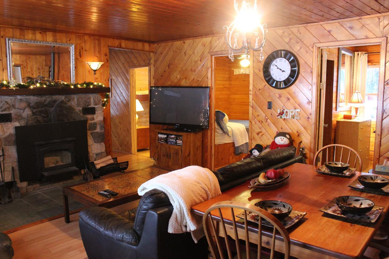 Lakefront Hope Lodge Miller Lake Екстер'єр фото