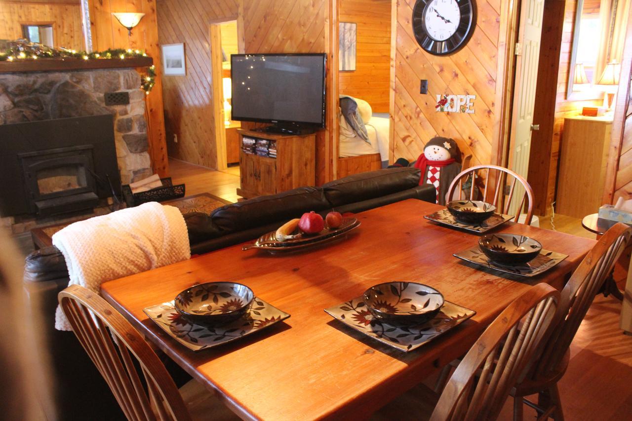 Lakefront Hope Lodge Miller Lake Екстер'єр фото