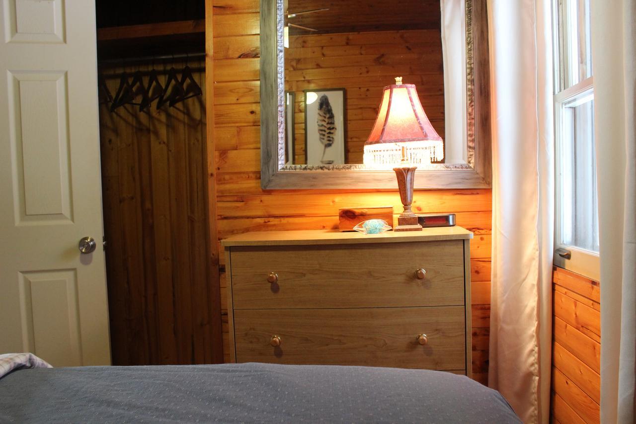 Lakefront Hope Lodge Miller Lake Екстер'єр фото