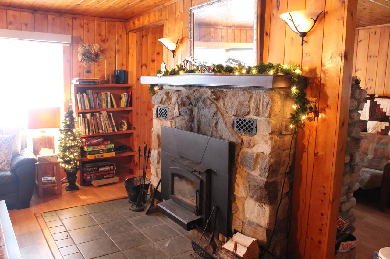 Lakefront Hope Lodge Miller Lake Екстер'єр фото