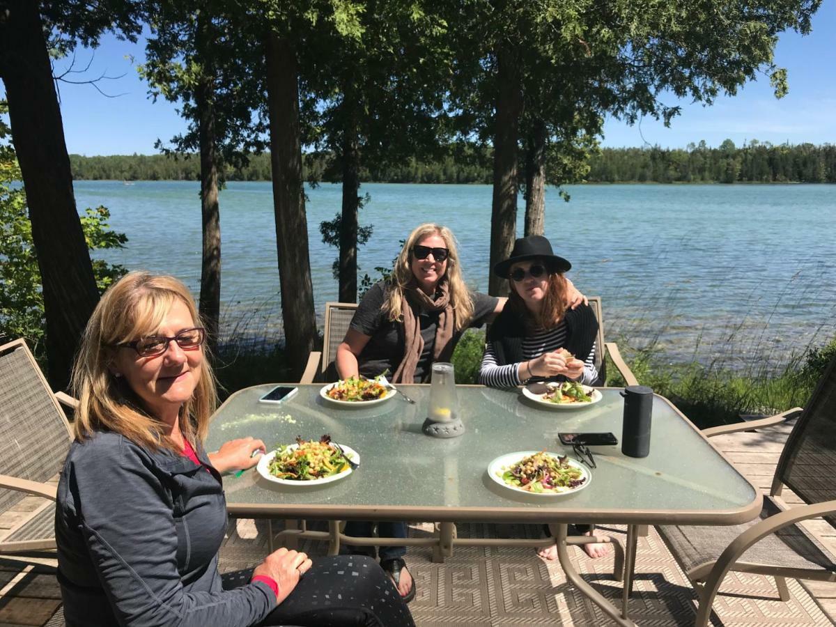 Lakefront Hope Lodge Miller Lake Екстер'єр фото