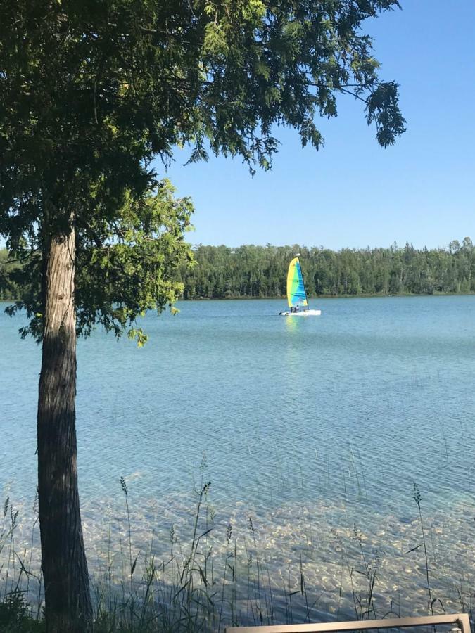 Lakefront Hope Lodge Miller Lake Екстер'єр фото