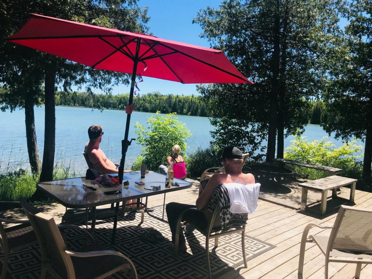Lakefront Hope Lodge Miller Lake Екстер'єр фото