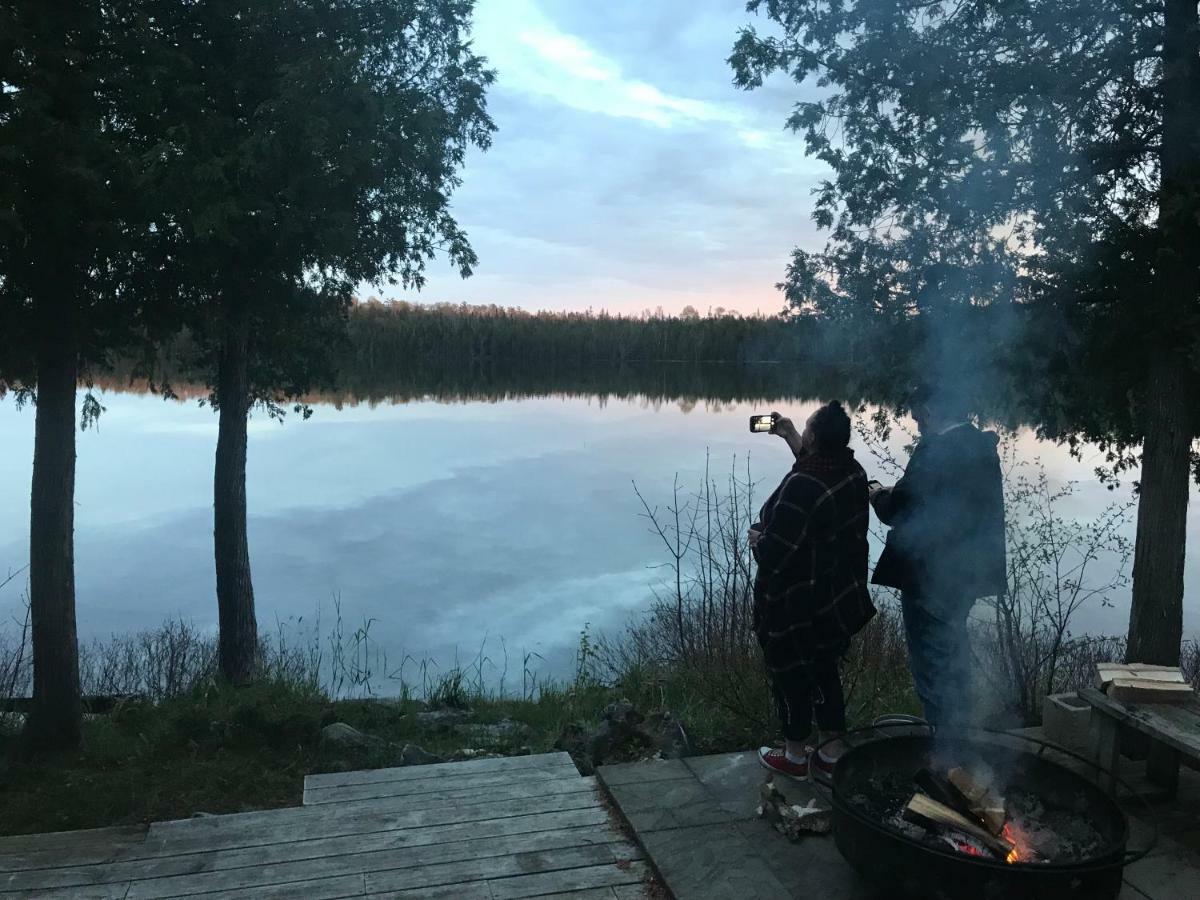 Lakefront Hope Lodge Miller Lake Екстер'єр фото