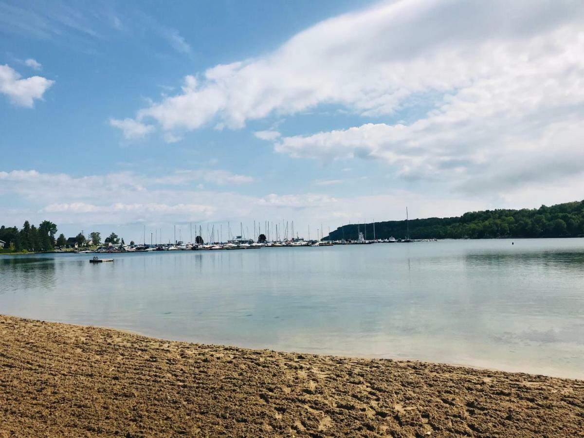 Lakefront Hope Lodge Miller Lake Екстер'єр фото
