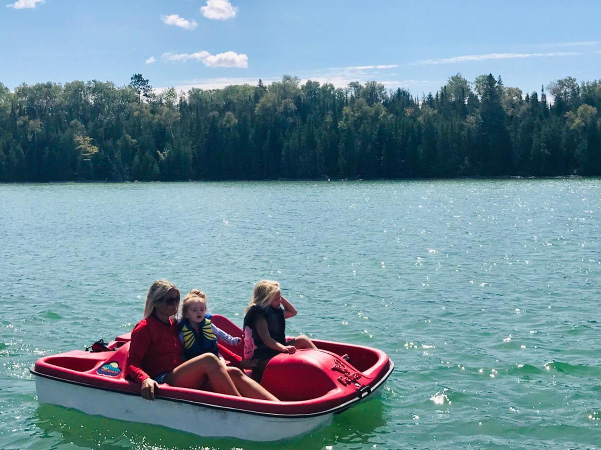 Lakefront Hope Lodge Miller Lake Екстер'єр фото