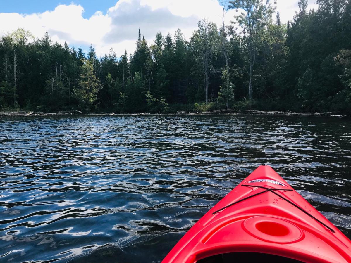 Lakefront Hope Lodge Miller Lake Екстер'єр фото