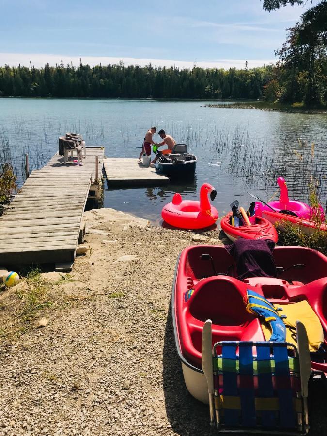 Lakefront Hope Lodge Miller Lake Екстер'єр фото