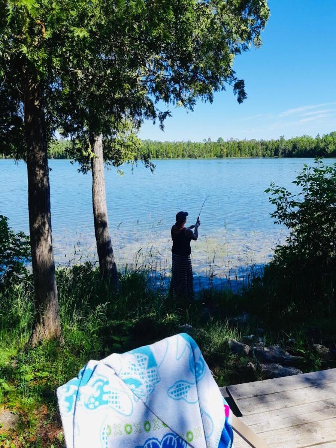Lakefront Hope Lodge Miller Lake Екстер'єр фото