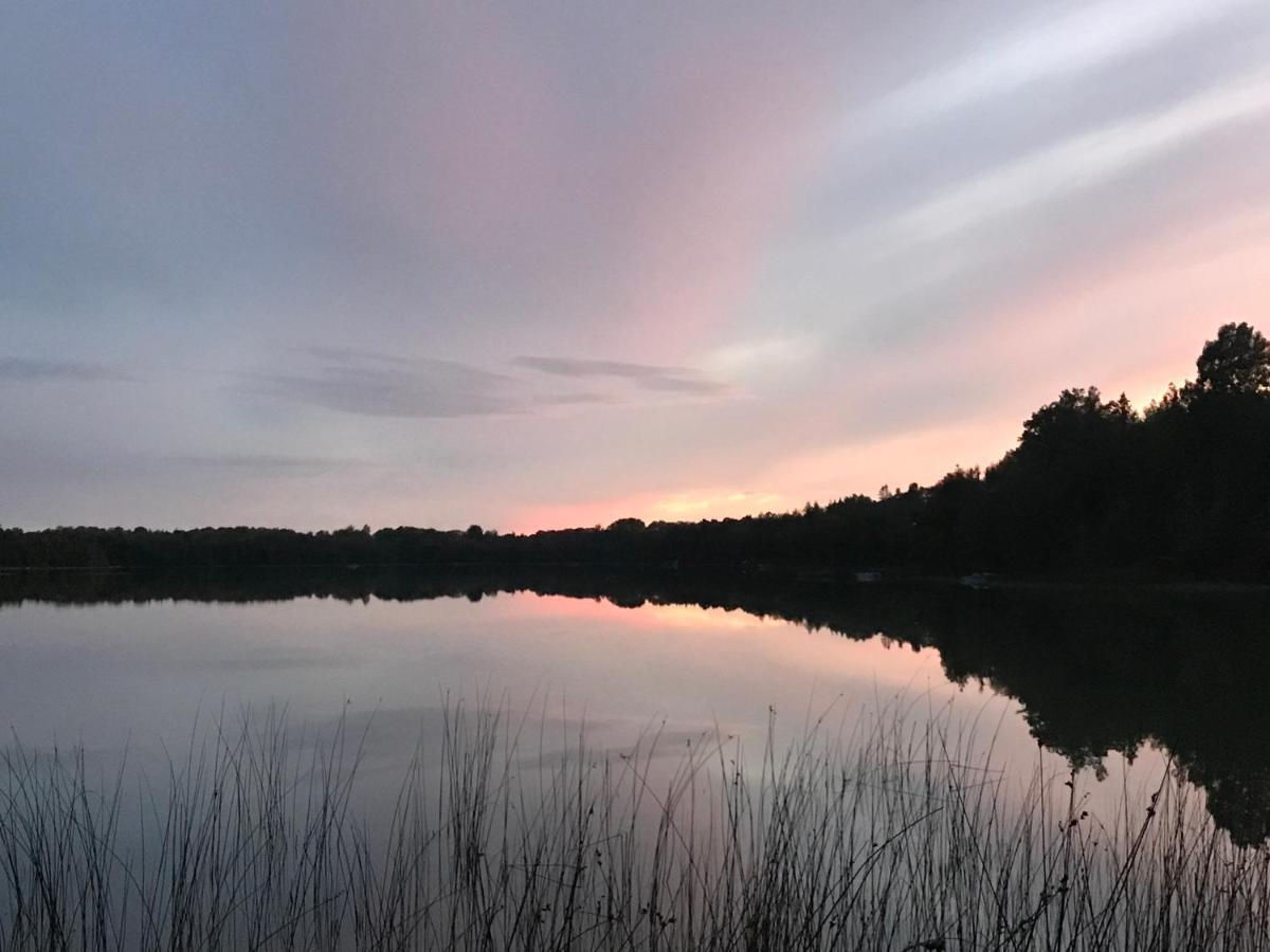 Lakefront Hope Lodge Miller Lake Екстер'єр фото