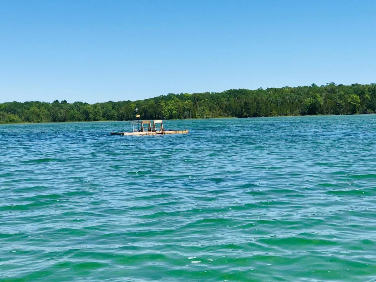 Lakefront Hope Lodge Miller Lake Екстер'єр фото